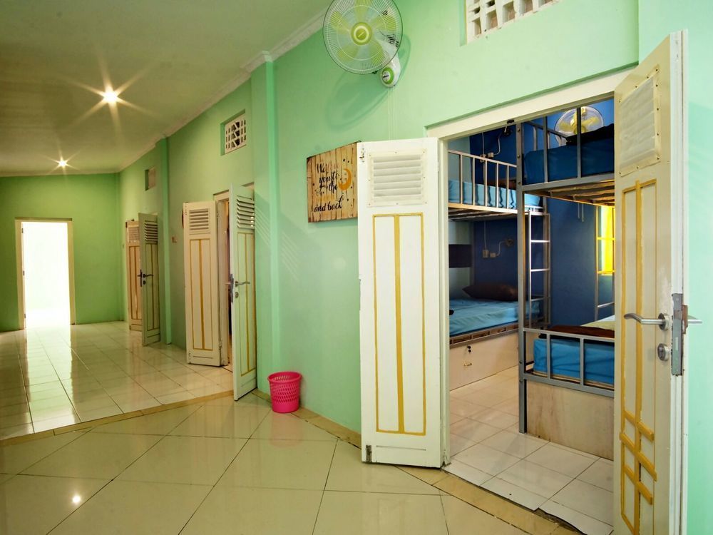 Hoz Bed & Breakfast ジョグジャカルタ エクステリア 写真